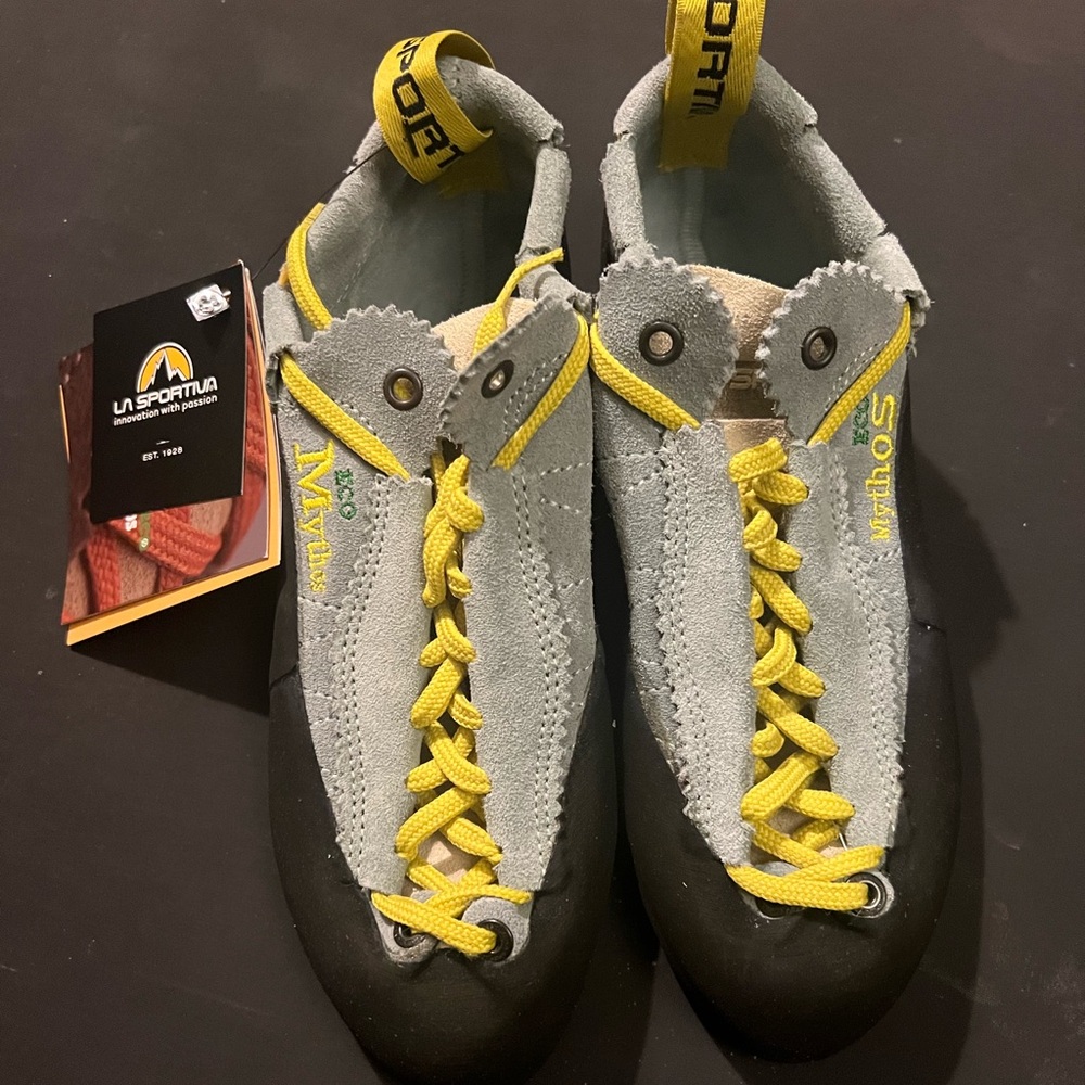 La Sportiva Mythos 38 NWT